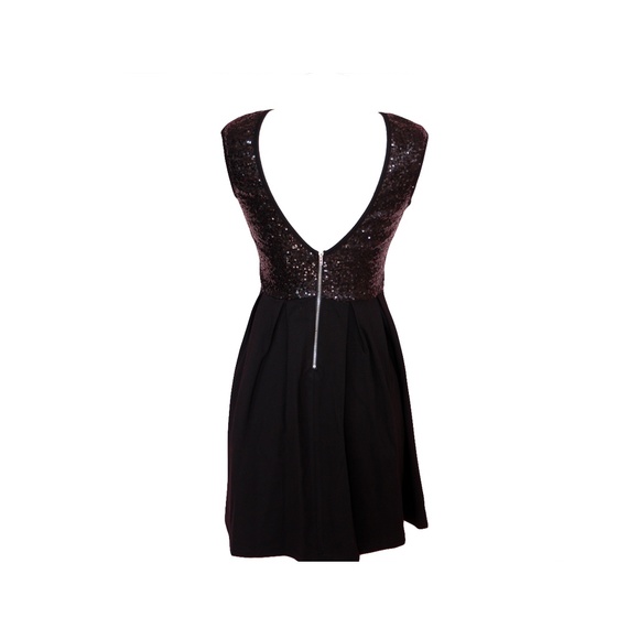 Black Sleeveless Backless Pleated Sequin Dress - Picture 4 of 5